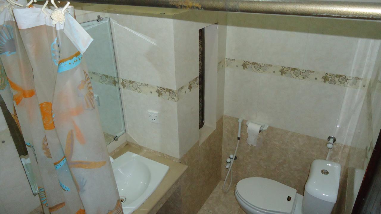 Midway Hotel & Restaurant Sadiqabad Exterior foto