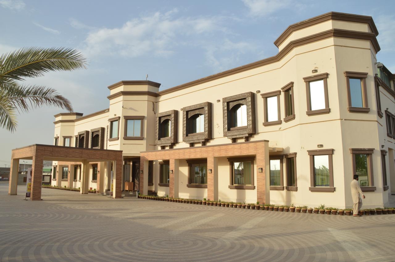 Midway Hotel & Restaurant Sadiqabad Exterior foto